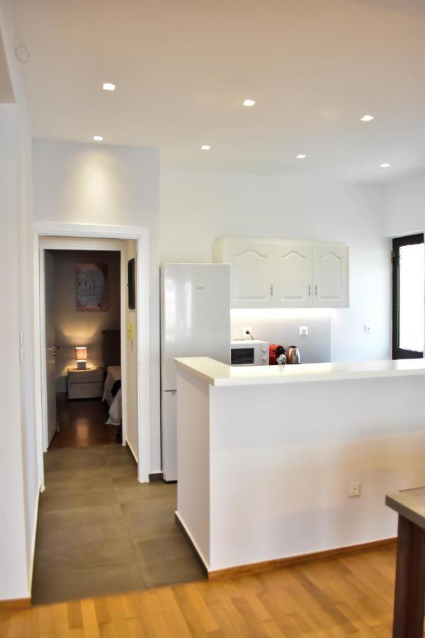 Βright Walled Designed Apt In Glyfada Center Athen Eksteriør billede