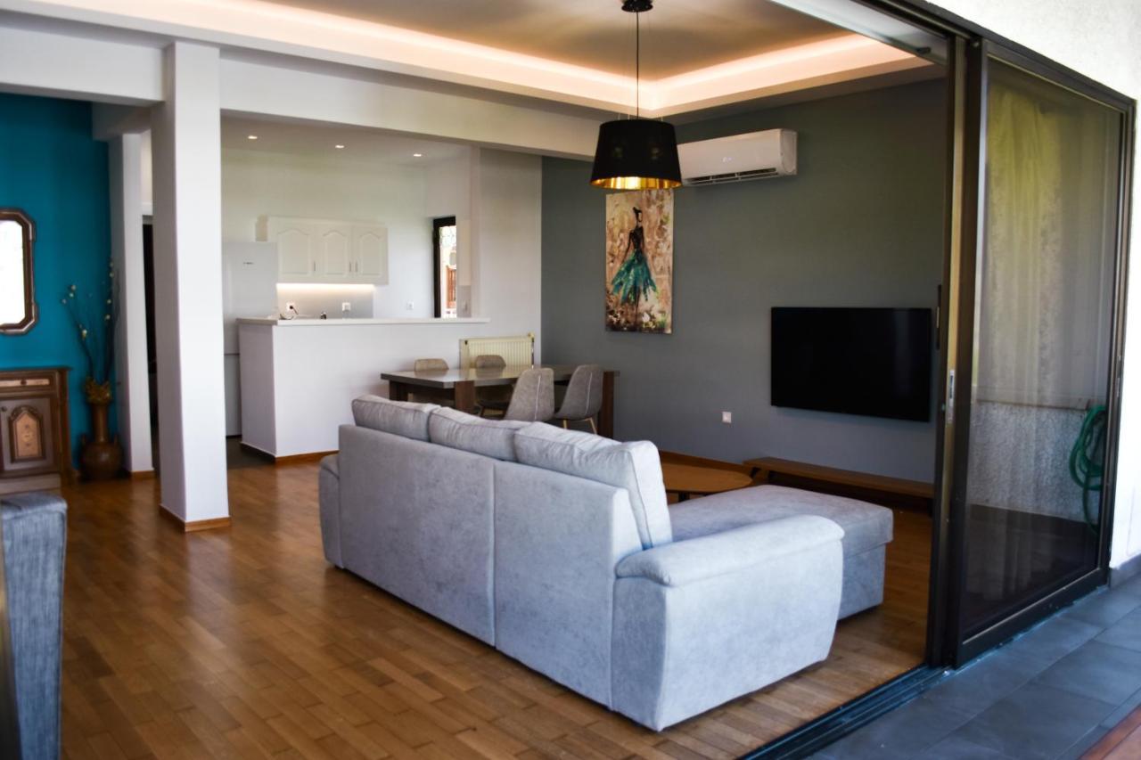 Βright Walled Designed Apt In Glyfada Center Athen Eksteriør billede
