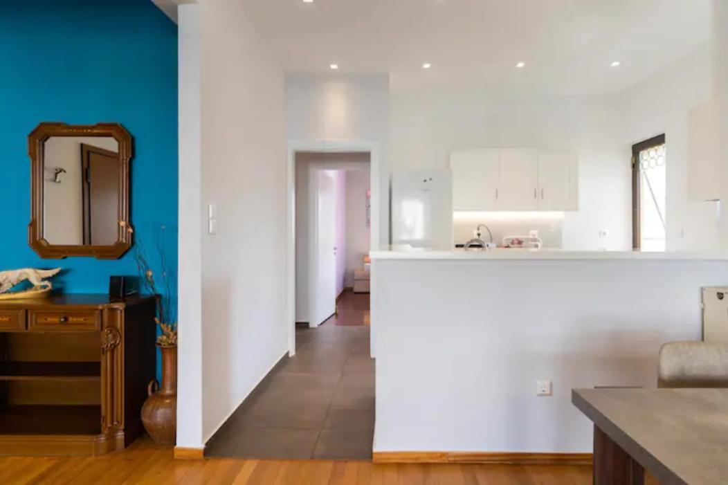 Βright Walled Designed Apt In Glyfada Center Athen Eksteriør billede